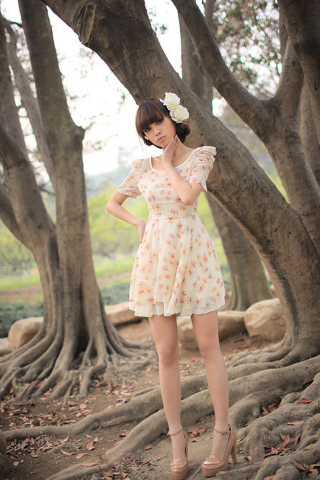 Xem thêm:Những bộ váy trần tay khiến bạn trẻ trung, quyến rũ hơn