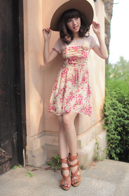 Xem thêm:Những bộ váy trần tay khiến bạn trẻ trung, quyến rũ hơn