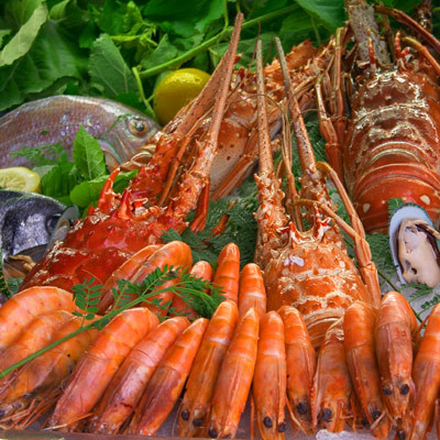 Kẽm: Là loại vi chất giúp cho khoảng 300 loại enzyme trong cơ thể đảm nhận tốt vai trò và nhiệm vụ chính của nó. Trong số đó có nhiều loại enzyme hỗ trợ quá trình làm lành vết thương, đặc biệt giúp tái tạo, sản sinh ra collagen. Ngoài ra nó còn đảm nhận quá trình phân chia tế bào trong cơ thể. Xem thêm:Điểm mặt những thực phẩm tốt nhất cho bữa sáng của trẻ