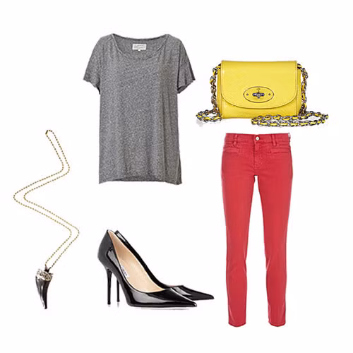 Là một cô nàng thật nữ tính với chiếc áo ren mỏng manh màu trắng. Một cặp kính mắt mèo, xăng đan gỗ đế thô hoàn thiện cho bạn sự tinh tế và thanh lịch. Xem thêm: Diện quần jeans sành điệu như cô nàng "Bella" xinh đẹp