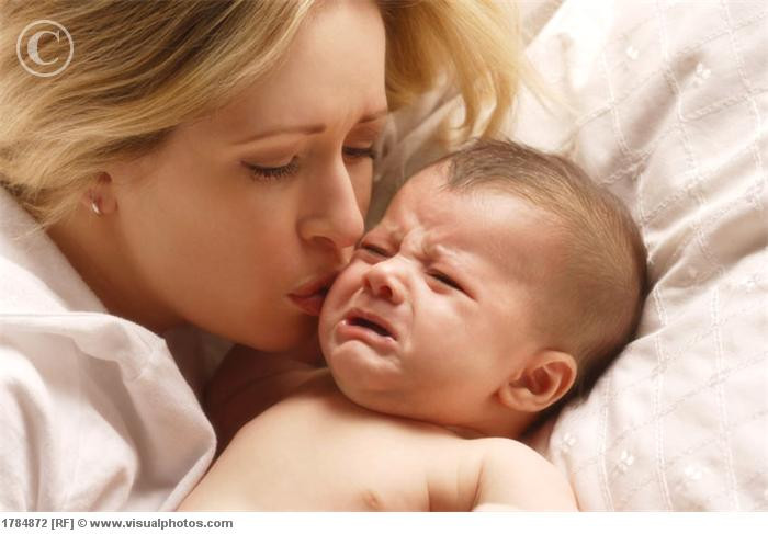 Bé quá lạnh hay quá nóng: Trẻ rất thích được ấm áp. Vì vậy khi bé của bạn cảm thấy lạnh, chẳng hạn lúc bạn thay quần áo cho con, bé sẽ thể hiện sự khó chịu bằng cách khóc. Xem thêm: Điểm mặt những thực phẩm tốt nhất cho bữa sáng của trẻ Bé quá lạnh hay quá nóng: Trẻ rất thích được ấm áp. Vì vậy khi bé của bạn cảm thấy lạnh, chẳng hạn lúc bạn thay quần áo cho con, bé sẽ thể hiện sự khó chịu bằng cách khóc. Xem thêm: Điểm mặt những thực phẩm tốt nhất cho bữa sáng của trẻ