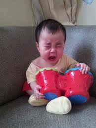 Bé cần thay tã: Một số bé sẽ kêu ầm lên ngay sau khi tè dầm hay ị nhưng cũng có trẻ vẫn ngoan ngoãn nằm im - nếu nó vẫn cảm thấy ấm áp và thoải mái. Bạn sẽ dễ dàng giúp bé ngừng khóc bằng cách thay đồ sạch sẽ, khô thoáng cho con. Xem thêm: Điểm mặt những thực phẩm tốt nhất cho bữa sáng của trẻ Bé cần thay tã: Một số bé sẽ kêu ầm lên ngay sau khi tè dầm hay ị nhưng cũng có trẻ vẫn ngoan ngoãn nằm im - nếu nó vẫn cảm thấy ấm áp và thoải mái. Bạn sẽ dễ dàng giúp bé ngừng khóc bằng cách thay đồ sạch sẽ, khô thoáng cho con. Xem thêm: Điểm mặt những thực phẩm tốt nhất cho bữa sáng của trẻ