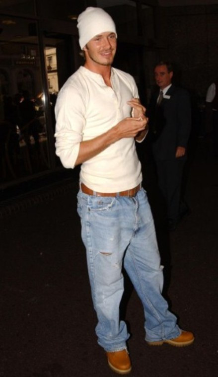 Beckham trong phong cách 'boy band'. (Ảnh:BB) Xem thêm: Vợ chồng Becks: từ quê mùa lên thành phố