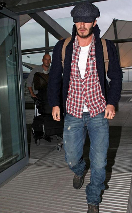 Bộ đồ thể hiện cá tính mạnh mẽ và phong cách rất "Sao" của Becks. (Ảnh:XZ) Xem thêm: Vợ chồng Becks: từ quê mùa lên thành phố