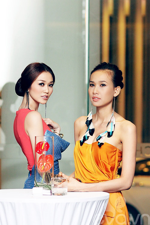 Dương Mỹ Linh nổi bật với phong cách gợi cảm Xem thêm:Sao Việt có còn xinh đẹp khi ướt mưa?