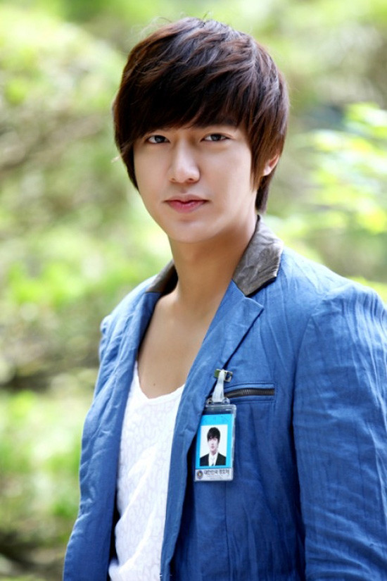 ...nên dễ dàng chọn style thời trang cho mình. (Ảnh: TT) Xem thêm:Sao Hàn bỗng dưng từ "xinh gái" thành "đẹp giai" ...nên dễ dàng chọn style thời trang cho mình. (Ảnh: TT) Xem thêm:Sao Hàn bỗng dưng từ "xinh gái" thành "đẹp giai"