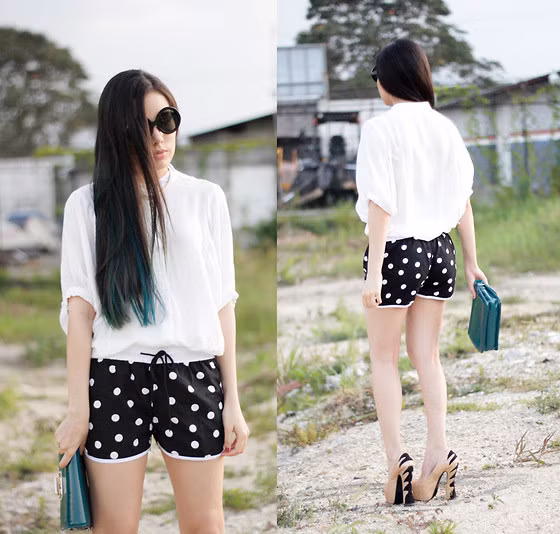 Short denim, short chấm bi năng động phù hợp với những bạn gái tinh nghịch, trẻ trung. Có thể mix với áo full hoặc sơ mi đơn giản. Xem thêm:Thổi bùng xu hướng hè với thời trang đường phố tuyệt đẹp