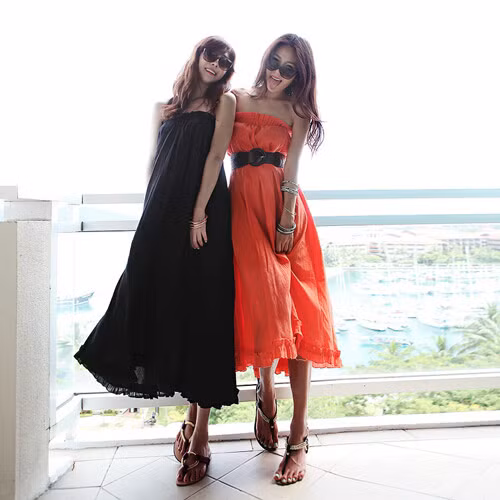 Maxi gợi cảm và rất hoàn hảo nếu bạn muốn che vòng 2 mũm mĩm và đôi chân không nuột nà. Xem thêm:Thổi bùng xu hướng hè với thời trang đường phố tuyệt đẹp