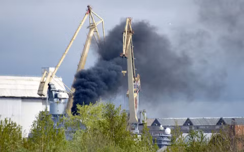 Buồng nồi hơi trên tàu sân bay mà Nga đang sửa chữa cho Ấn Độ “Vikramaditya” đã gặp sự cố Buồng nồi hơi trên tàu sân bay mà Nga đang sửa chữa cho Ấn Độ “Vikramaditya” đã gặp sự cố