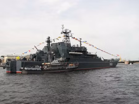 Tàu tấn công đổ bộ Kalingrad.