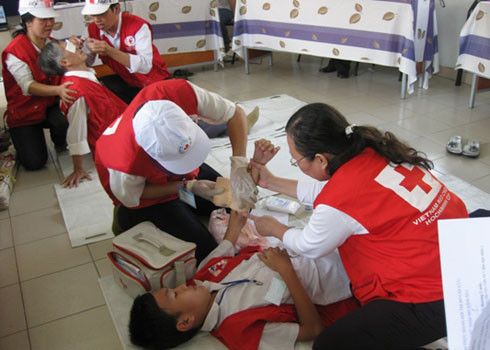 Theo bác sĩ, khi bị bỏng cần được xử lý ngay lập tức, tốt nhất là trong 15 phút đầu. Nếu để muộn, tổn thương càng sâu thì việc điều trị càng mất nhiều thời gian, phức tạp và để lại di chứng, sẹo xấu. Xem thêm:26 loại thực phẩm giúp bạn ‘thanh lọc’ cơ thể Theo bác sĩ, khi bị bỏng cần được xử lý ngay lập tức, tốt nhất là trong 15 phút đầu. Nếu để muộn, tổn thương càng sâu thì việc điều trị càng mất nhiều thời gian, phức tạp và để lại di chứng, sẹo xấu. Xem thêm:26 loại thực phẩm giúp bạn ‘thanh lọc’ cơ thể