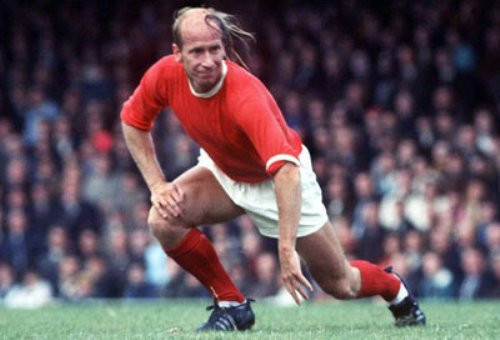 Huyền thoại của bóng đá Anh - Bobby Charlton trong những năm 1960 với mái tóc "cuốn theo chiều gió" có một không hai.(Ảnh: MU) Xem thêm:David Beckham: cầu thủ sành điệu nhất ngoài sân cỏ Huyền thoại của bóng đá Anh - Bobby Charlton trong những năm 1960 với mái tóc "cuốn theo chiều gió" có một không hai.(Ảnh: MU) Xem thêm:David Beckham: cầu thủ sành điệu nhất ngoài sân cỏ