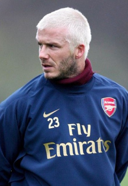 Còn đây là mái đầu bạc đã gây rất nhiều sự chú ý đối với dư luận của Beckham.(Ảnh: VNN) Xem thêm:Khám phá 10 quy tắc vàng trong làm đẹp của Victoria Beckham Còn đây là mái đầu bạc đã gây rất nhiều sự chú ý đối với dư luận của Beckham.(Ảnh: VNN) Xem thêm:Khám phá 10 quy tắc vàng trong làm đẹp của Victoria Beckham