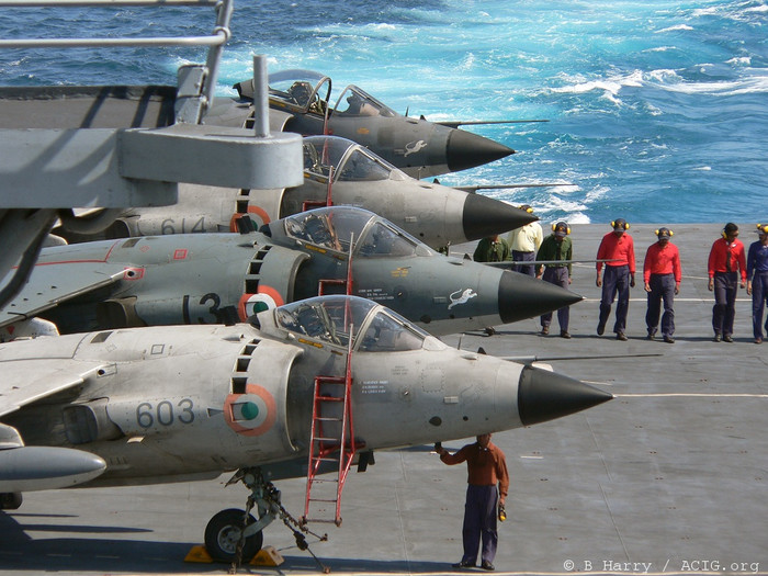Máy bay chiến đấu MiG-29K sẽ được trang bị chung cùng tàu Máy bay chiến đấu MiG-29K sẽ được trang bị chung cùng tàu