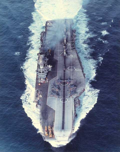 Tàu sân bay duy nhất của Ấn Độ là INS Viraat (tên cũ là HMS Hermes) mua lại từ nước Anh Tàu sân bay duy nhất của Ấn Độ là INS Viraat (tên cũ là HMS Hermes) mua lại từ nước Anh