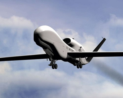 Nhật Bản sẽ nhập khẩu máy bay do thám không người lái Global Hawk của Mỹ để canh giữ đảo Senkaku, đối phó Trung Quốc Nhật Bản sẽ nhập khẩu máy bay do thám không người lái Global Hawk của Mỹ để canh giữ đảo Senkaku, đối phó Trung Quốc