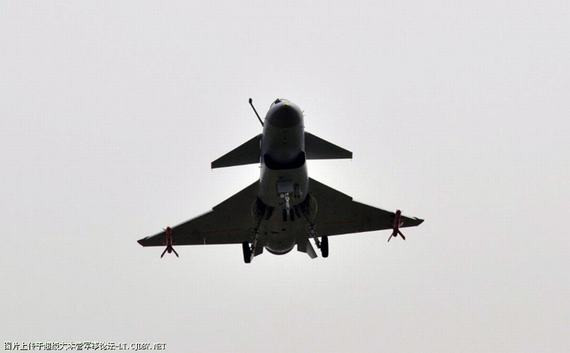 Máy bay chiến đấu J-10B của Trung Quốc tại sân bay ở Thành Đô, Trung Quốc. Máy bay chiến đấu J-10B của Trung Quốc tại sân bay ở Thành Đô, Trung Quốc.