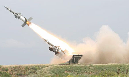 Hệ thống tên lửa đối không Pechora-2M khai hỏa Ảnh: Ausairpower