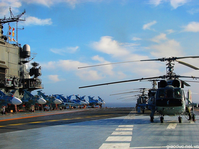 Hoạt động trên tàu sân bay Admiral Kuznetsov