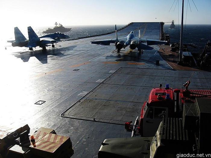 Hoạt động trên tàu sân bay Admiral Kuznetsov