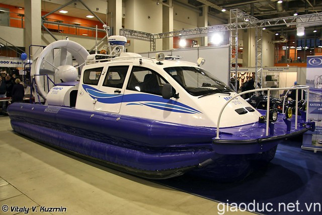 Xuồng đệm khí Mars 700. Xuồng đệm khí Mars 700.