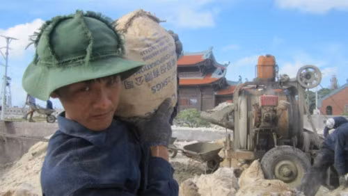 Binh nhất Mai Văn Hùng là Chiến sỹ tiên tiến của Đoàn Công binh Sông Mã