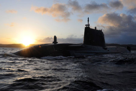 Tham gia nghiên cứu, thiết kế và chế tạo tàu ngầm nguyên tử Stute có tới hơn 1.000 chuyên gia và nhân công.