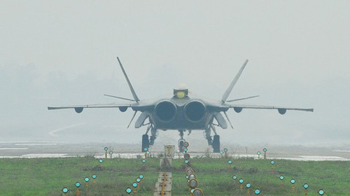 Máy bay chiến đấu tàng hình J-20 - Ảnh: Huanqiu