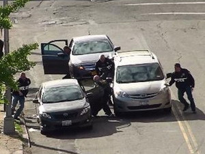 Cảnh sát bắt nghi can khủng bố. Ảnh minh họa. (Nguồn: anninhthudo.vn) Cảnh sát bắt nghi can khủng bố. Ảnh minh họa. (Nguồn: anninhthudo.vn)