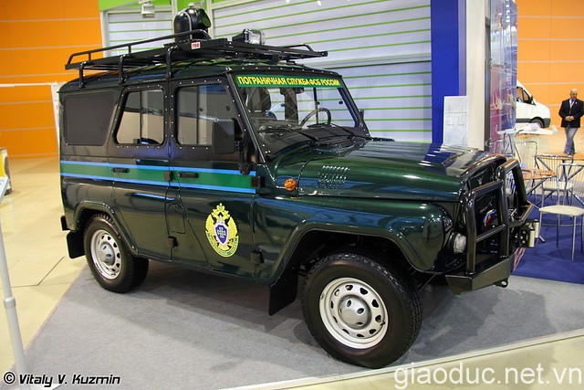 Xe chở thiết bị kiểm soát vô tuyến mặt đất Strazh. Xe chở thiết bị kiểm soát vô tuyến mặt đất Strazh.