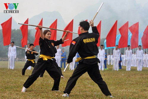 Với kịch bản Dân tộc Việt Nam, dân tộc thượng võ, Quân đội VN, Quân đội anh hùng, kết tinh xây dựng lên Vinh quang Việt Nam, màn trình diễn võ thuật Vinh quang VN nổi bật lễ khai mạc. Buổi lễ do Cục Quân huấn, Bộ tổng Tham mưu tổ chức. Với kịch bản Dân tộc Việt Nam, dân tộc thượng võ, Quân đội VN, Quân đội anh hùng, kết tinh xây dựng lên Vinh quang Việt Nam, màn trình diễn võ thuật Vinh quang VN nổi bật lễ khai mạc. Buổi lễ do Cục Quân huấn, Bộ tổng Tham mưu tổ chức.