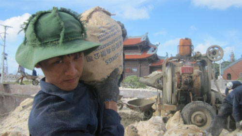 Binh nhất Mai Văn Hùng là Chiến sỹ tiên tiến của Đoàn Công binh Sông Mã