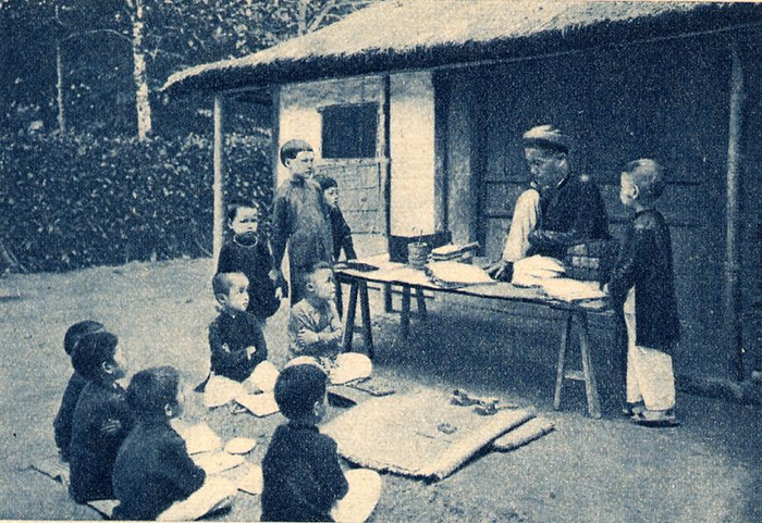 Học nội trú “cùng ăn, cùng ở” với thầy qua các thời kỳ lịch sử ảnh 1 Học nội trú “cùng ăn, cùng ở” với thầy qua các thời kỳ lịch sử ảnh 1