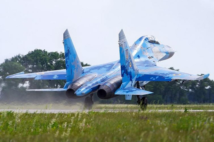 Máy bay chiến đấu Su-27 Ukraine Máy bay chiến đấu Su-27 Ukraine