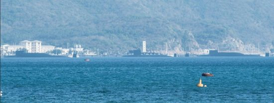 Hình ảnh này được cho là 4 tàu ngầm hạt nhân cỡ lớn của Trung Quốc Hình ảnh này được cho là 4 tàu ngầm hạt nhân cỡ lớn của Trung Quốc