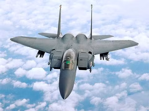 Máy bay chiến đấu F-15 của quân đội Mỹ Máy bay chiến đấu F-15 của quân đội Mỹ