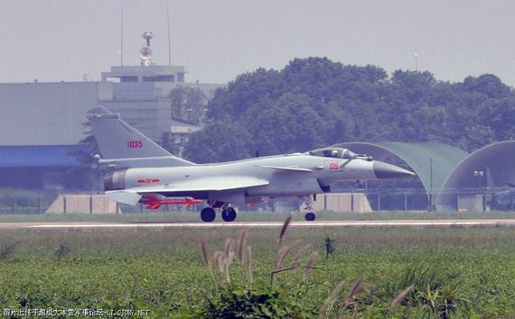 Máy bay chiến đấu J-10B của Quân đội Trung Quốc Máy bay chiến đấu J-10B của Quân đội Trung Quốc