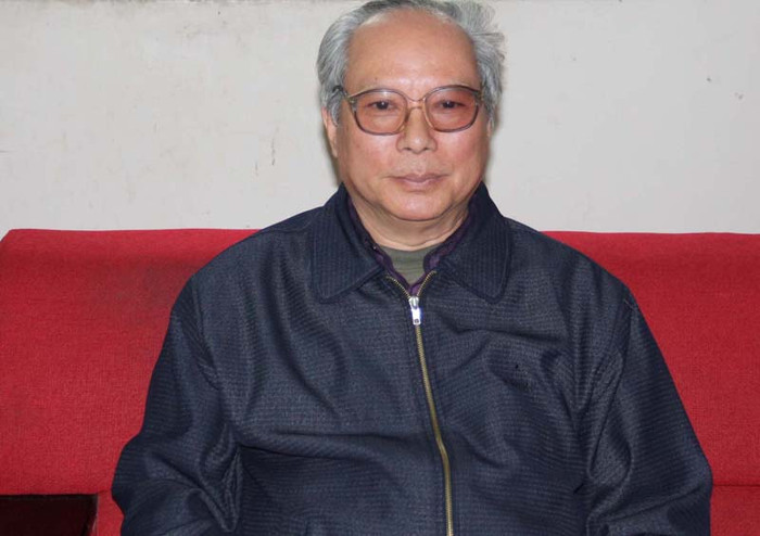 TS. Lê Viết Khuyến, nguyên Phó Vụ trưởng Vụ Giáo dục Đại học (Bộ GD&ĐT) cho rằng, nếu không thận trọng, điều đó rất có thể sẽ tái diễn lại cơ chế xin – cho. TS. Lê Viết Khuyến, nguyên Phó Vụ trưởng Vụ Giáo dục Đại học (Bộ GD&ĐT) cho rằng, nếu không thận trọng, điều đó rất có thể sẽ tái diễn lại cơ chế xin – cho.