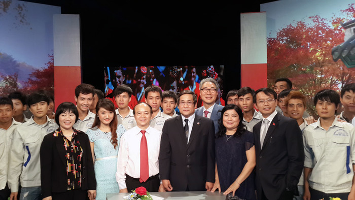 Hình ảnh ký kết hợp tác giáo dục giữa các trường cao đẳng Việt Nam và Hàn Quốc. Hình ảnh ký kết hợp tác giáo dục giữa các trường cao đẳng Việt Nam và Hàn Quốc.