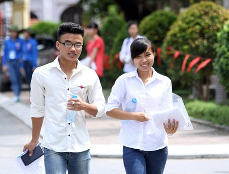 Buổi thi môn toán, thí sinh cấp cứu, giám thị ký nhầm ảnh 3 Buổi thi môn toán, thí sinh cấp cứu, giám thị ký nhầm ảnh 3