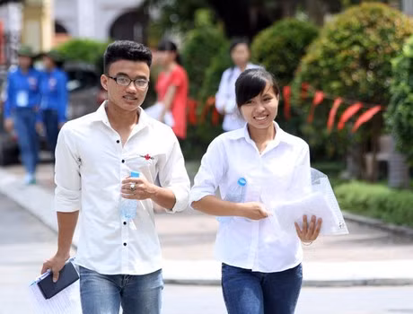 Buổi thi môn toán, thí sinh cấp cứu, giám thị ký nhầm ảnh 3