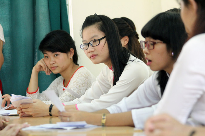 Các thí sinh khác cũng đang chuẩn bị bài hát để đến lượt mình. Các thí sinh khác cũng đang chuẩn bị bài hát để đến lượt mình.