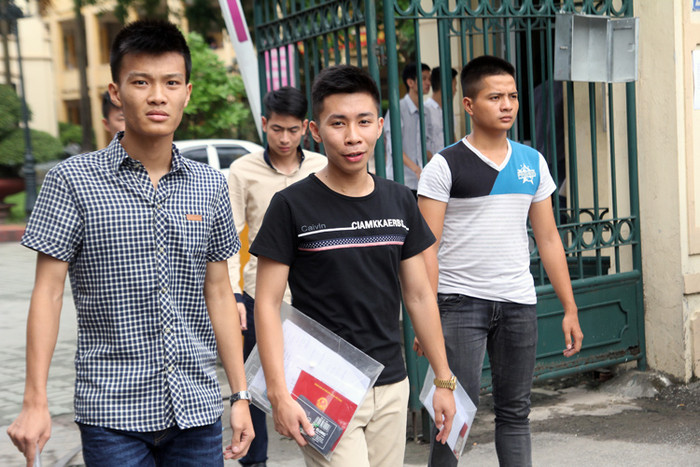 Kết thúc đợt 1, Hóa và tiếng Anh khó đạt điểm cao ảnh 1 Kết thúc đợt 1, Hóa và tiếng Anh khó đạt điểm cao ảnh 1