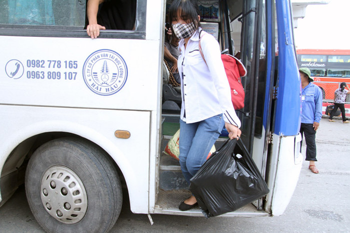 Còn 3 ngày nữa đợt I kỳ tuyển sinh đại học, cao đẳng sẽ bắt đầu, ngày hôm nay các sĩ tử cùng người nhà đã bắt đầu về các địa điểm thi.