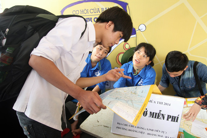 Bên cạnh đó, lực lượng tiếp sức tìm nhà trọ miễn phí giúp thí sinh có được nơi ở chu đáo trong thời gian dự thi đại học.