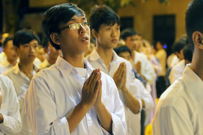 Đạt được nhiều mong muốn và thành công trong cuộc sống, đó là những điều các sĩ tử cầu nguyện.