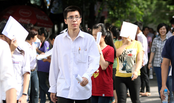 Đề toán thi vào cao đẳng tưởng dễ lại khó ảnh 1 Đề toán thi vào cao đẳng tưởng dễ lại khó ảnh 1