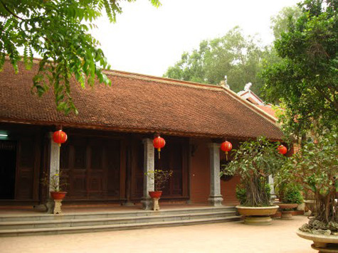 Chùa Phật Tích (Phật Tích tự 佛跡寺) còn gọi là chùa Vạn Phúc (Vạn Phúc tự 萬福寺) là một ngôi chùa nằm ở sườn phía Nam núi Phật Tích (còn gọi núi Lạn Kha, non Tiên), xã Phật Tích, huyện Tiên Du, tỉnh Bắc Ninh (Ảnh: Internet).