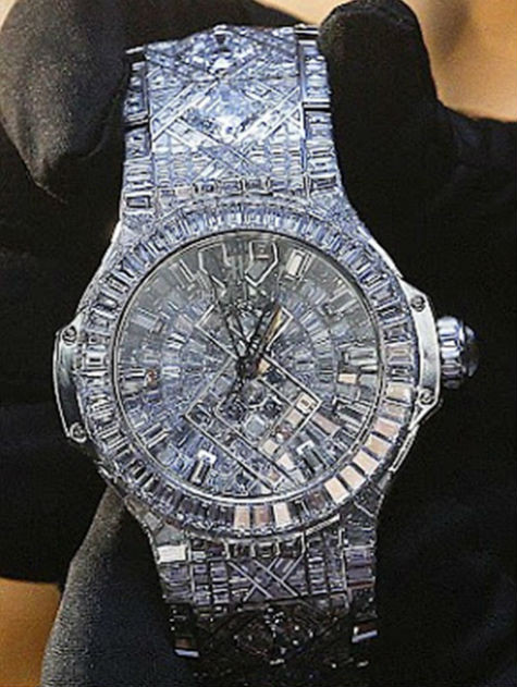 Mặc dù có giá thành "siêu đắt" như vậy nhưng vẫn có rất nhiều người muốn trở thành chủ nhân của "siêu phẩm" đặc biệt của hãng Hublot này.