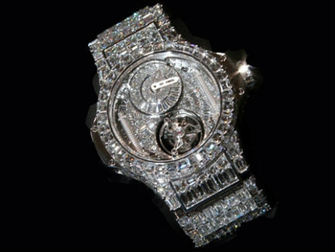 Theo đánh giá của giới chuyên gia, Rất khó để làm được một chiếc đồng hồ với nhiều kim cương đắt hơn thế, bởi bề mặt của đồng hồ đeo tay là có hạn.